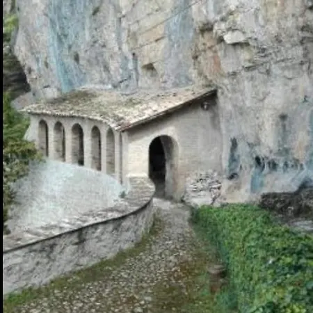 Semesterbostad Domus Corinnae *